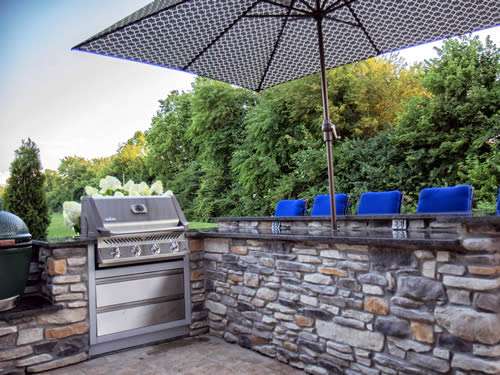 Outdoor Kitchens by SmithScapes